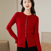 Pull en tricot cardigan boutonné à fente à la taille et col rond en cachemire