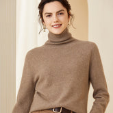 Weich gestrickter Rollkragenpullover aus Kaschmirwolle mit hohem Kragen