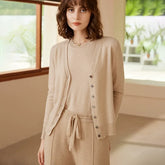 Weicher Strickmantel für Damen aus 100 % Kaschmir mit V-Ausschnitt und Knöpfen