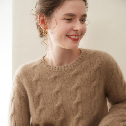 100% Cashmere Cable Knit Crew Neck Relaxed Fit Pullover Sweater with Ribbed Cuffs
